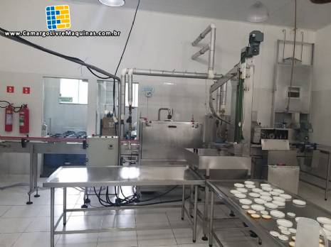 Linha de envase dosagem salmoura palmitos conservas em potes frascos de vidros com rosqueadora