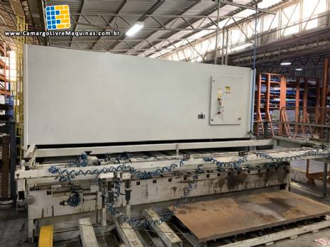 Guilhotina CNC Warcom