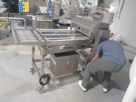 Enroladora moldadora de kibe e alm�ndegas Junior Frigometal 2000 kg / h