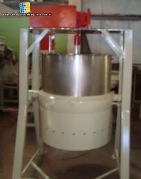 Tacho cozinhador � g�s basculante 220 litros