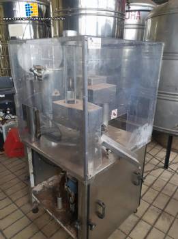 Envasadora seladora de l�quidos em copos Milainox