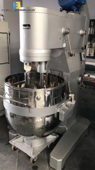 Batedeira planet�ria em inox Amadio