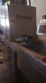 Injetora de temperos com 90 agulhas Sampafi