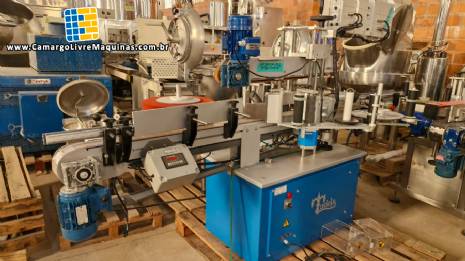 Rotuladora autom�tica duplo cabe�ote para frascos cil�ndricos e planos Tudela 3.000 r�tulos por hora