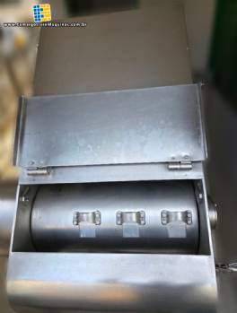 Quebrador de bloco em inox Precis�o Inox 20 CV para carnes pescados frutas produtos congelados