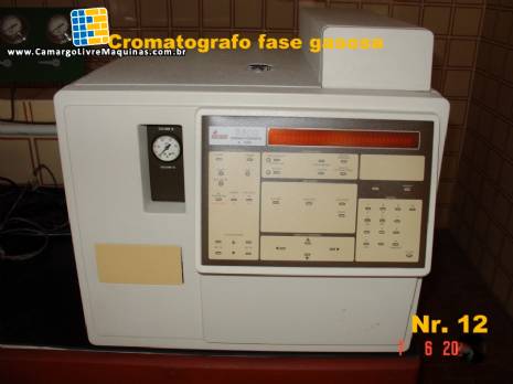 Cromat�grafo a g�s com integrador e colunas