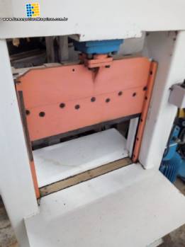 Guilhotina hidr�ulica para borracha RM M�quinas