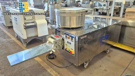 Compactadora compactadeira com masseira para pastel massas em inox 30 kg Toshiro Compactadora compactadeira com masseira para pastel massas em inox 30 kg Toshiro