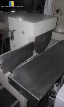 Cortador com serra circular em aço inox Cortador com serra circular em aço inox