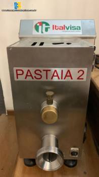 Extrusora em inox de massas Pastaia 2 Italvisa 9 kg Extrusora em inox de massas Pastaia 2 Italvisa 9 kg