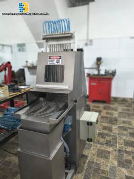 Injetora de temperos salmoura automática para carnes e embutidos Suhner AG 40 agulhas Injetora de temperos salmoura automática para carnes e embutidos Suhner AG 40 agulhas